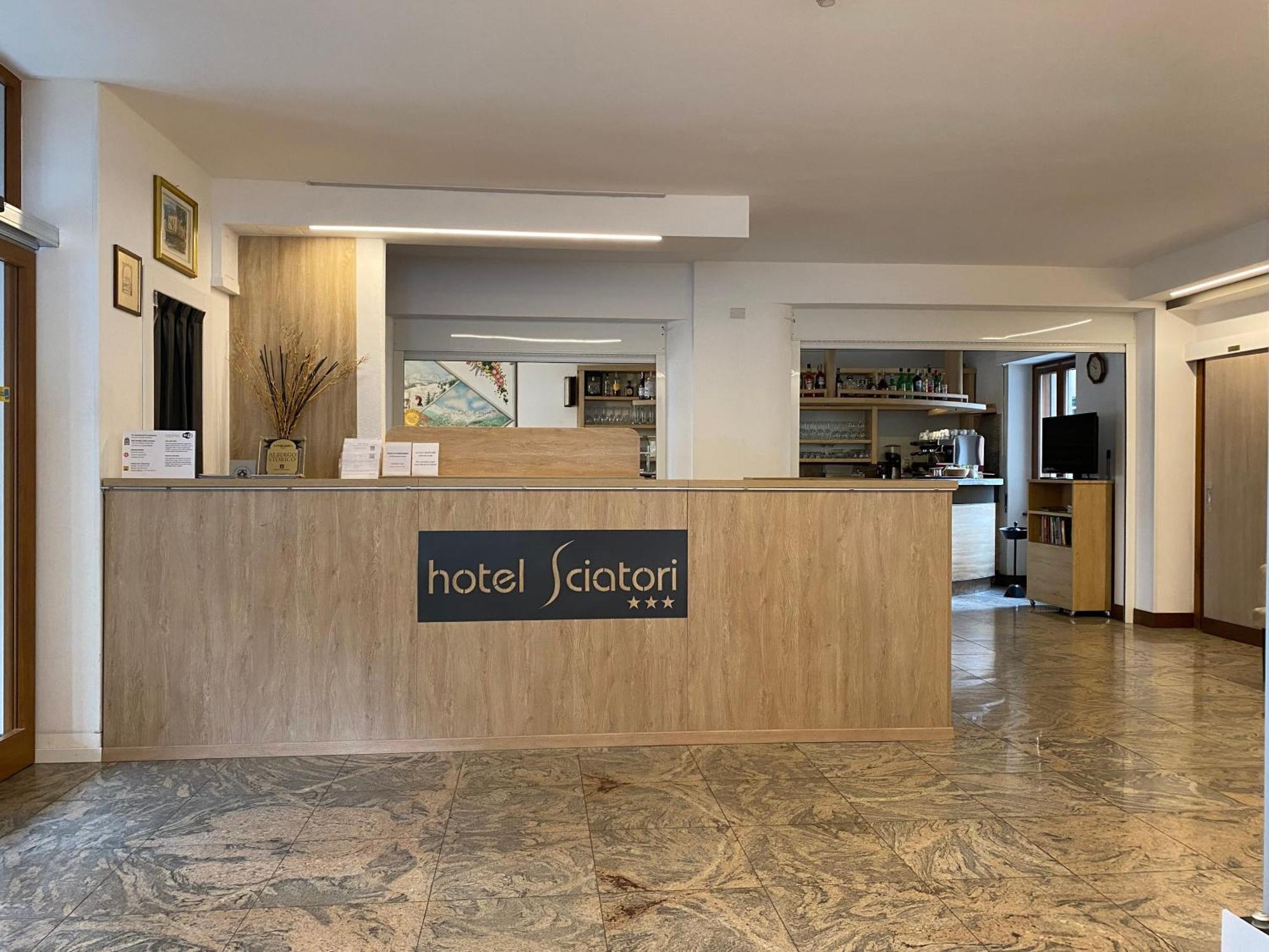 Hotel Sciatori 3 Stelle Superior Temu Exterior photo